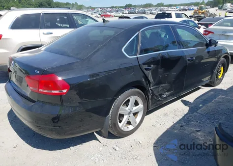 2015 Volkswagen Passat 1.8T Limited Edition z USA, uszkodzony, nr VIN 1VWAT7A3XFC070784